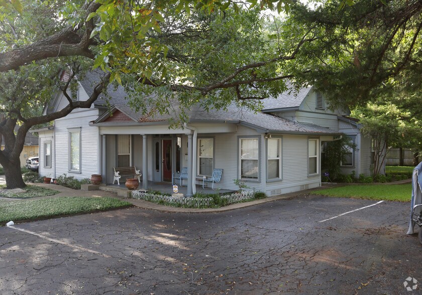 212 E Franklin St, Grapevine, TX for sale - Primary Photo - Image 1 of 1