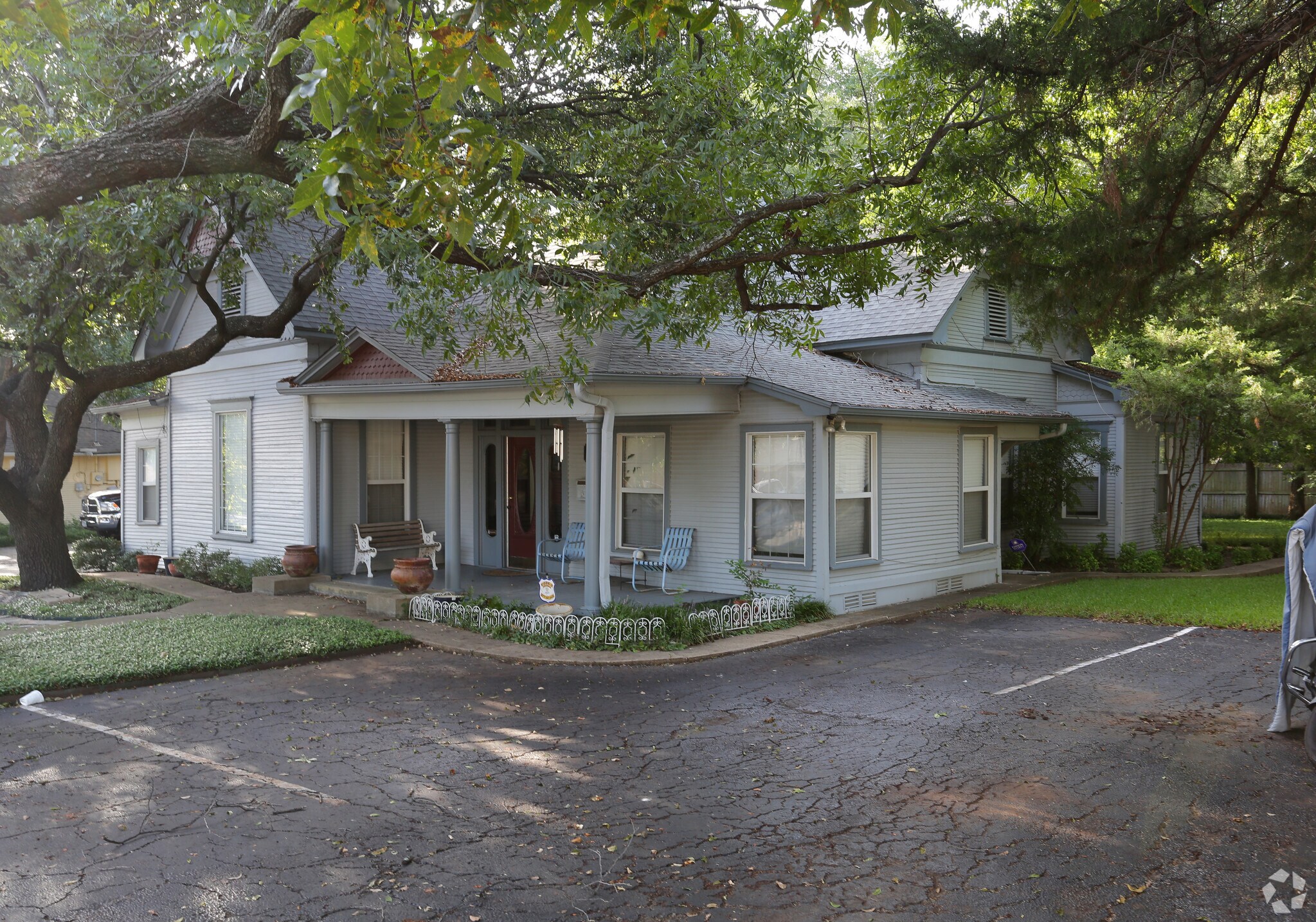 212 E Franklin St, Grapevine, TX for sale Primary Photo- Image 1 of 1