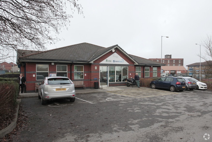Brownlow Way, Bolton for lease - Primary Photo - Image 1 of 3
