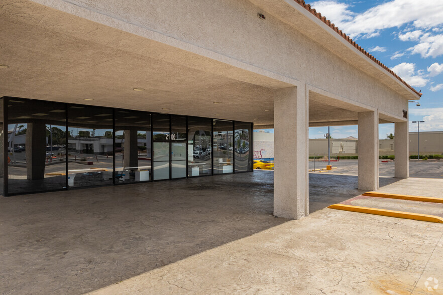 2100 S Decatur Blvd, Las Vegas, NV for sale - Building Photo - Image 3 of 11