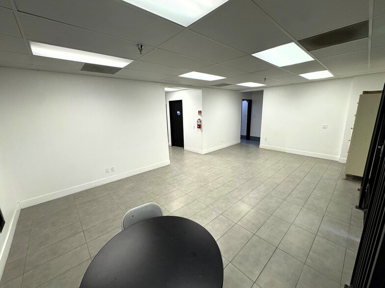 3585 N Del Sol, Palm Springs, CA for lease - Building Photo - Image 3 of 40