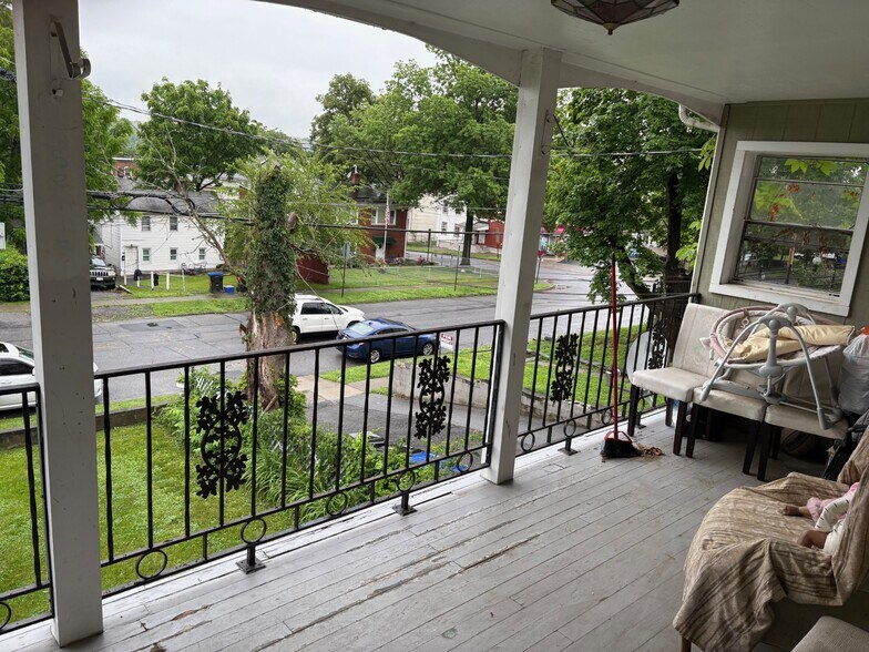 69 Delafield St, Poughkeepsie, NY for sale - Building Photo - Image 2 of 4