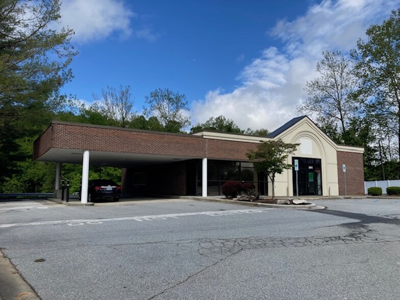 3811 Hendersonville Rd, Fletcher, NC for lease - Building Photo - Image 1 of 4