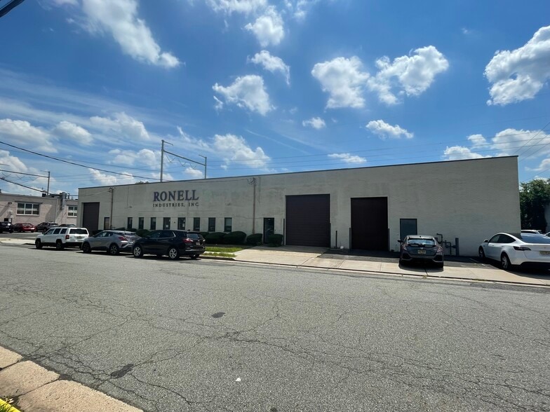 300 Cox St, Roselle, NJ for lease - Building Photo - Image 3 of 6