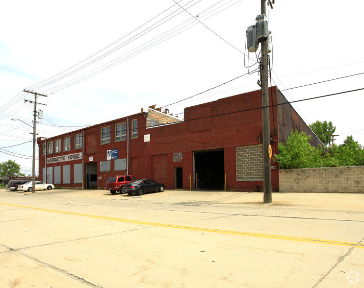 1209 Marquette St, Cleveland, OH for lease - Building Photo - Image 1 of 12