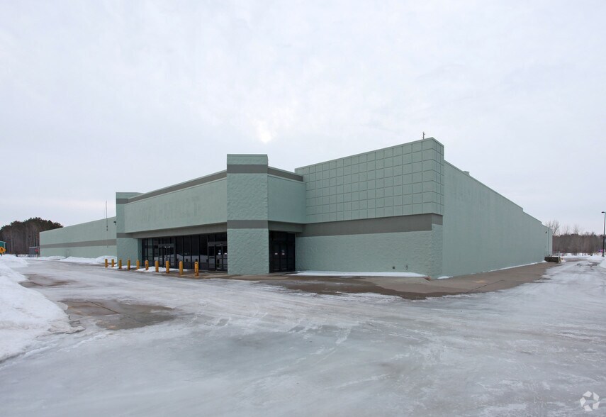 1800 1st Ave NE, Little Falls, MN for sale - Primary Photo - Image 1 of 1