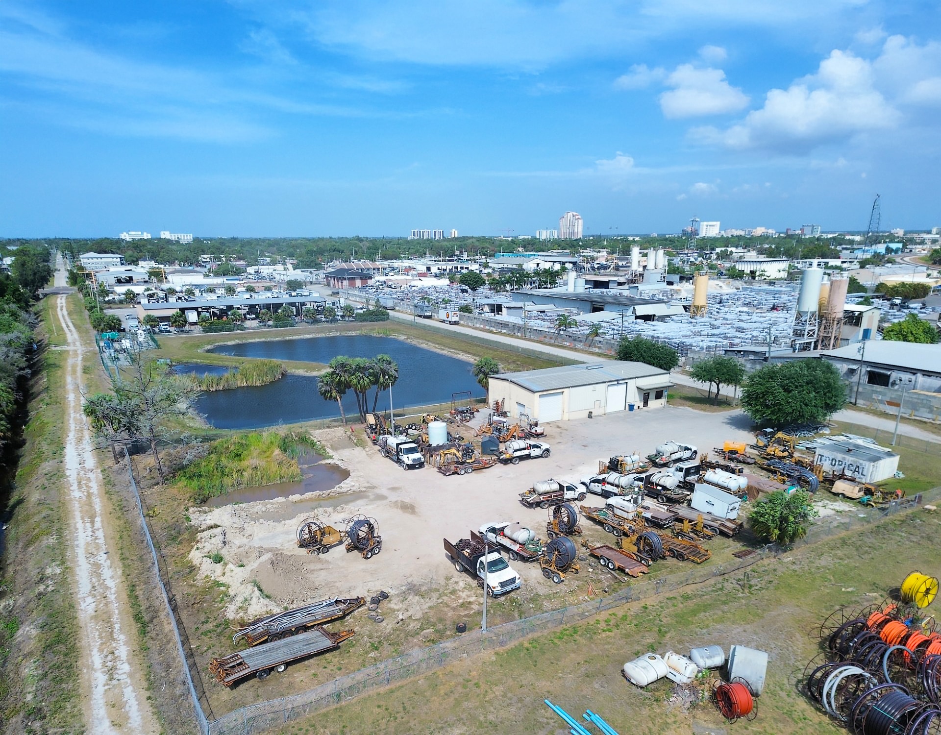 2742 Katherine St, Fort Myers, FL for lease Building Photo- Image 1 of 3
