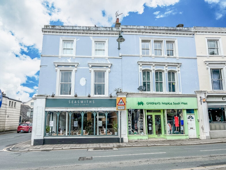 8 & 10 Molesworth Street portfolio of 2 properties for sale on LoopNet.com - Building Photo - Image 3 of 10