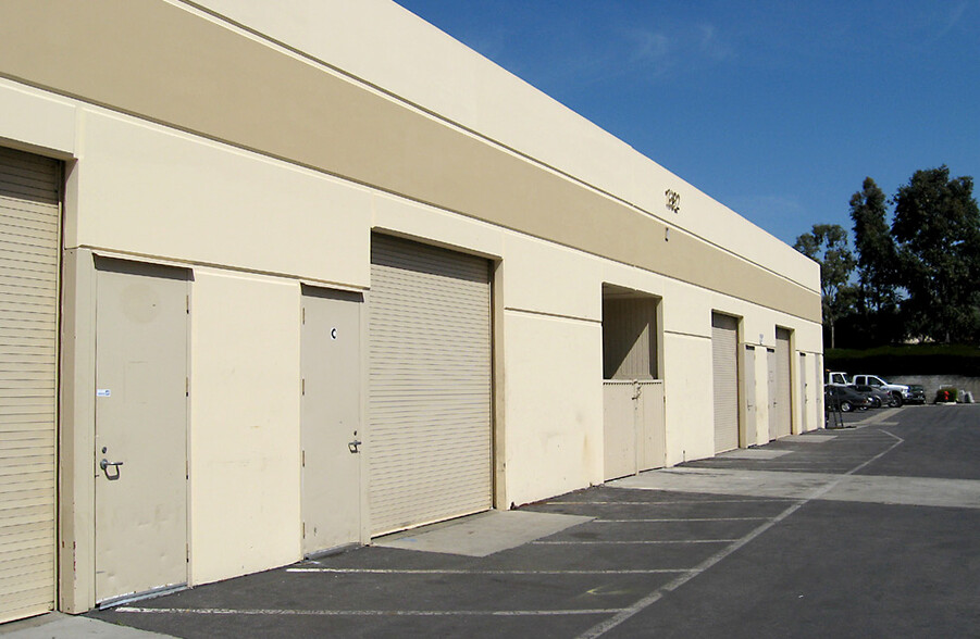 1392 Poinsettia Ave, Vista, CA for lease - Building Photo - Image 2 of 8