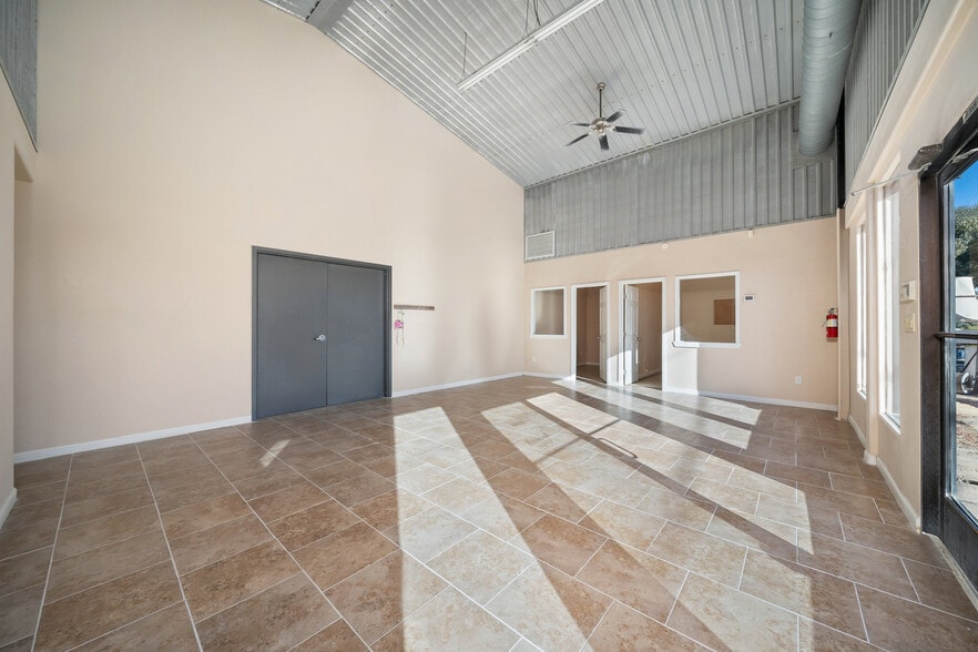 741 Paso Robles St, Paso Robles, CA for lease - Building Photo - Image 3 of 27