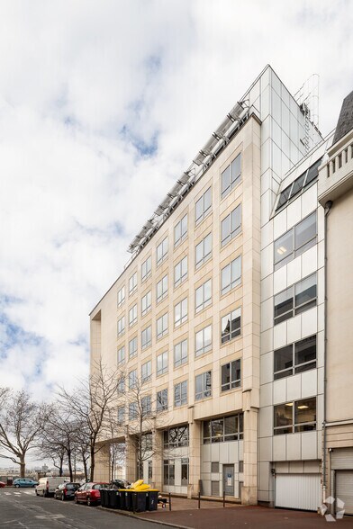 Office in Charenton-le-Pont for lease - Building Photo - Image 2 of 5