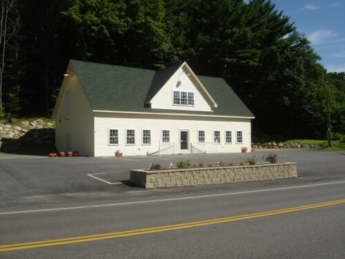 438 NH Route 104, New Hampton, NH for sale - Primary Photo - Image 1 of 1