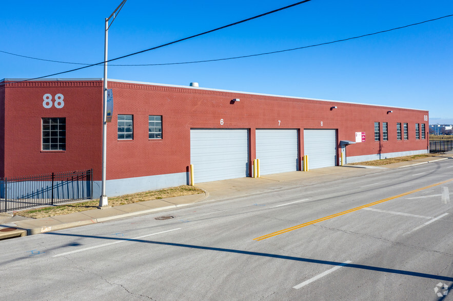 88-92 Sunshine Rd, Kansas City, KS for lease - Building Photo - Image 2 of 31