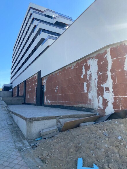 Calle Carmen Pinos, 29, Tres Cantos, Madrid for lease - Building Photo - Image 1 of 1