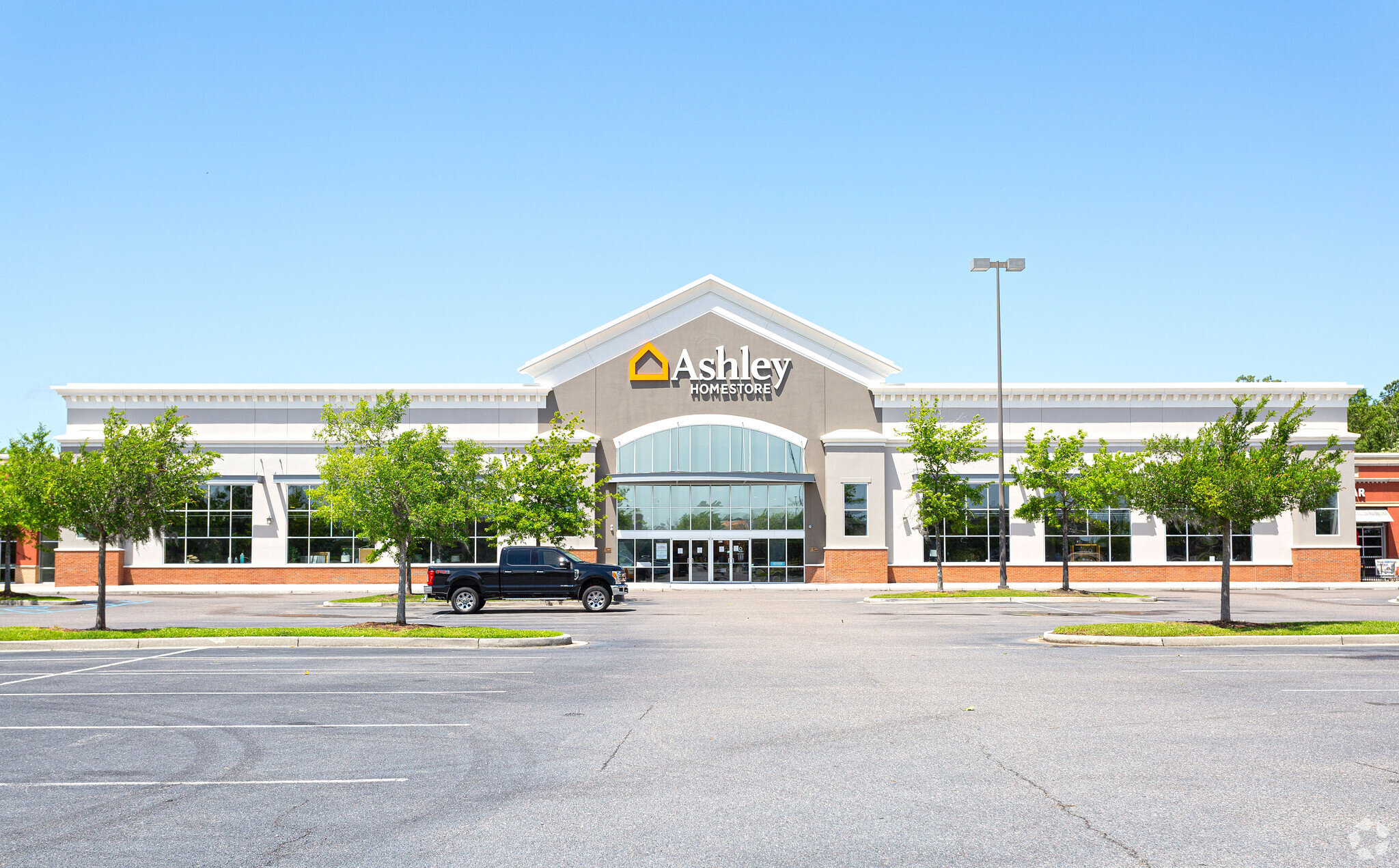 4950 Centre Pointe Dr, Charleston, SC for lease Building Photo- Image 1 of 4