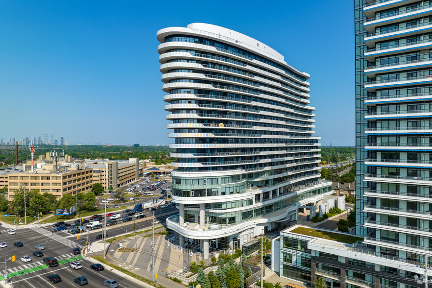 2520 Eglinton Av W, Mississauga, ON for lease - Primary Photo - Image 1 of 6