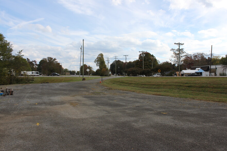 1178 US 21, State Road, NC for sale - Primary Photo - Image 1 of 6