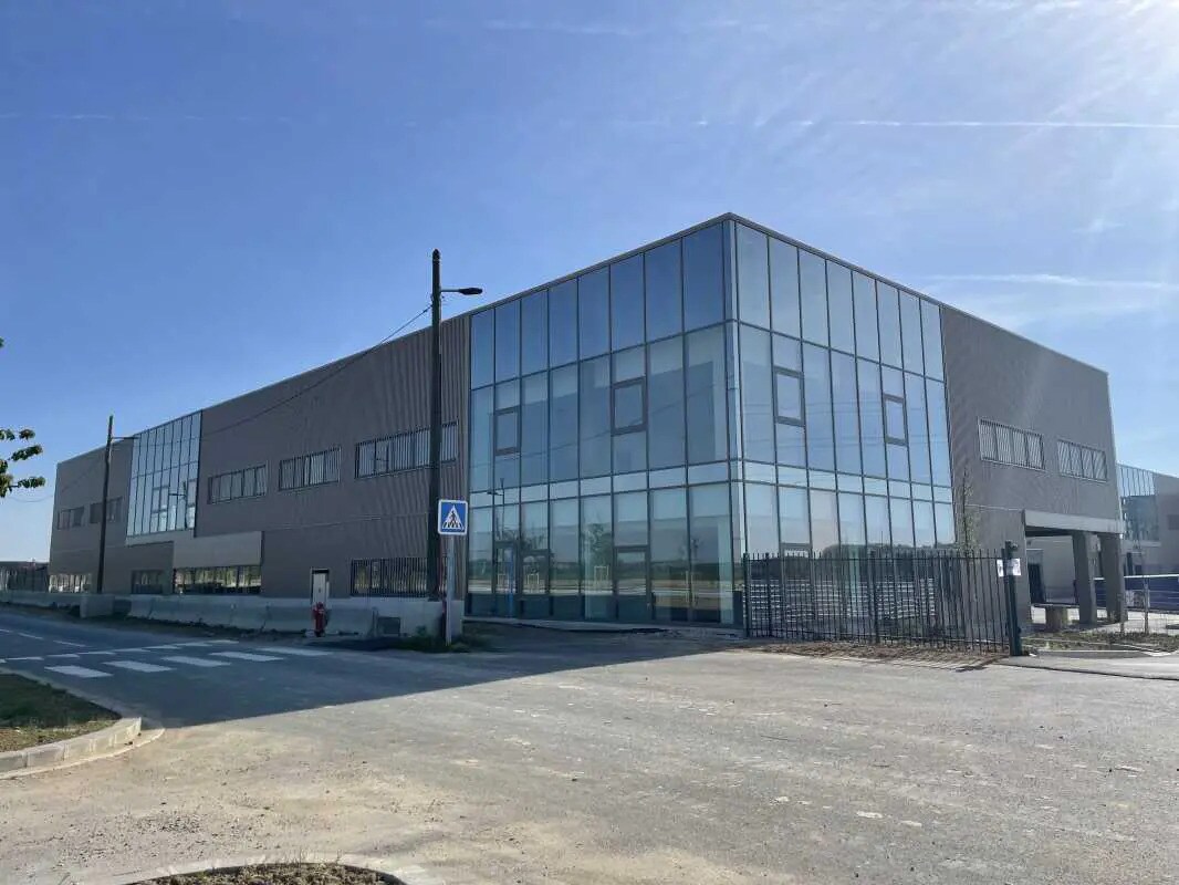 Office in Tremblay-en-France for lease Building Photo- Image 1 of 15