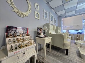 Retail in Lleida, Lérida for lease Interior Photo- Image 2 of 23