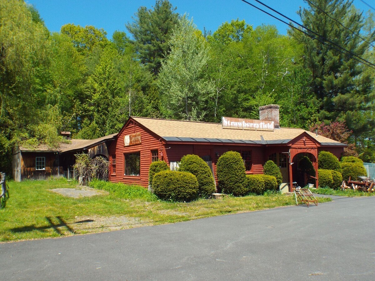 1204 Mohawk Trl, Shelburne Falls, MA 01370