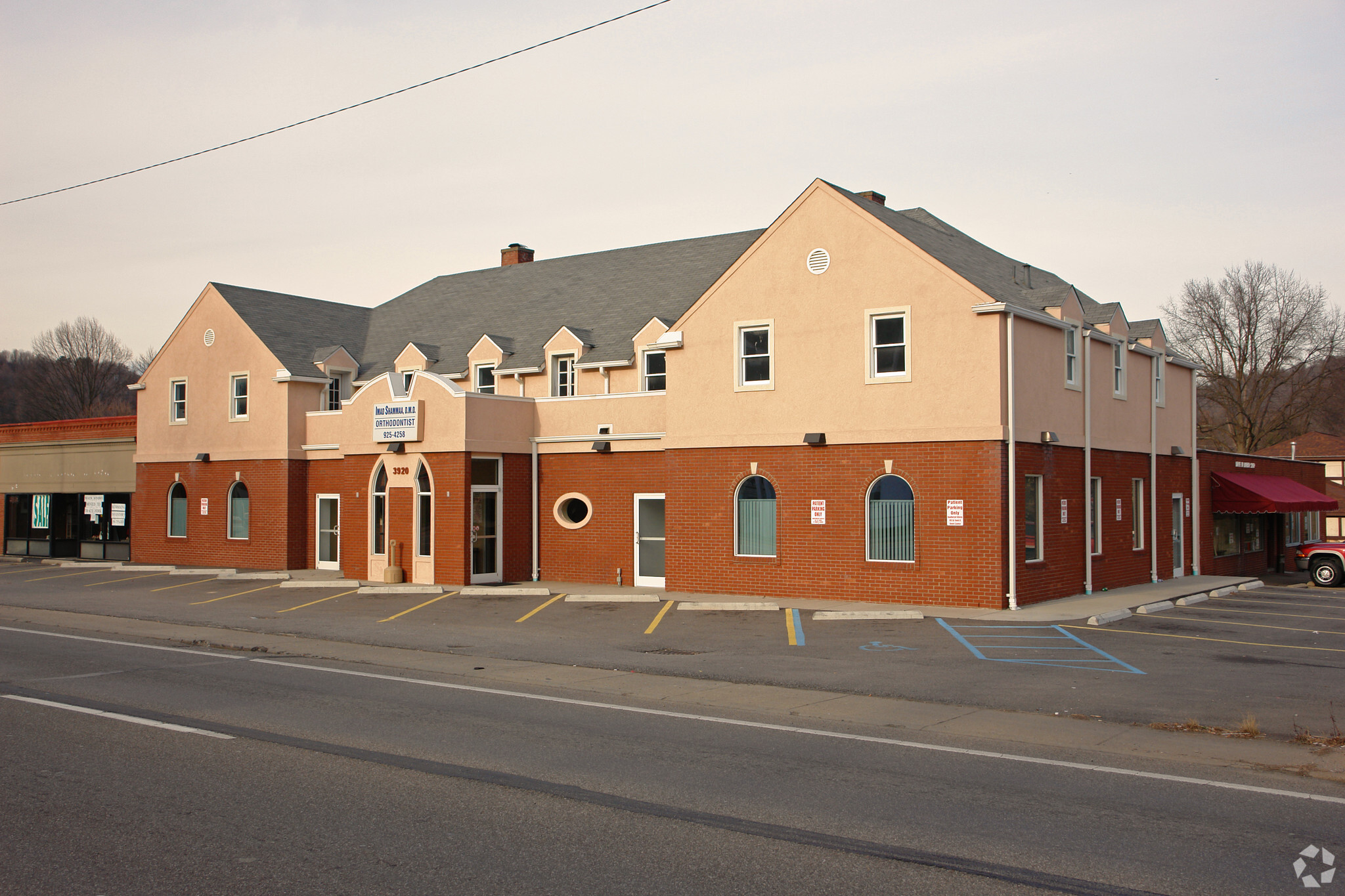 3920 Maccorkle Ave SE, Charleston, WV for lease Building Photo- Image 1 of 9