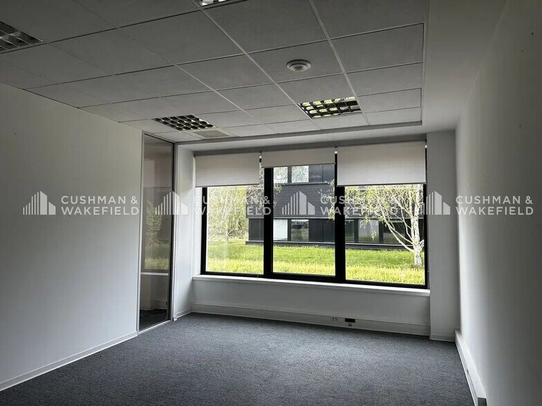Office in Entzheim for lease - Interior Photo - Image 3 of 11