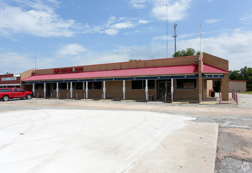 5024 Texoma Pky, Denison, TX for lease - Building Photo - Image 2 of 4