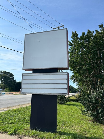 296 E Blackstock Rd, Spartanburg, SC for sale - Building Photo - Image 3 of 7