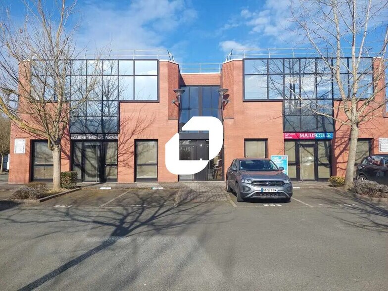 130 H Avenue Joseph Kessel, Voisins-le-Bretonneux for lease - Building Photo - Image 1 of 26