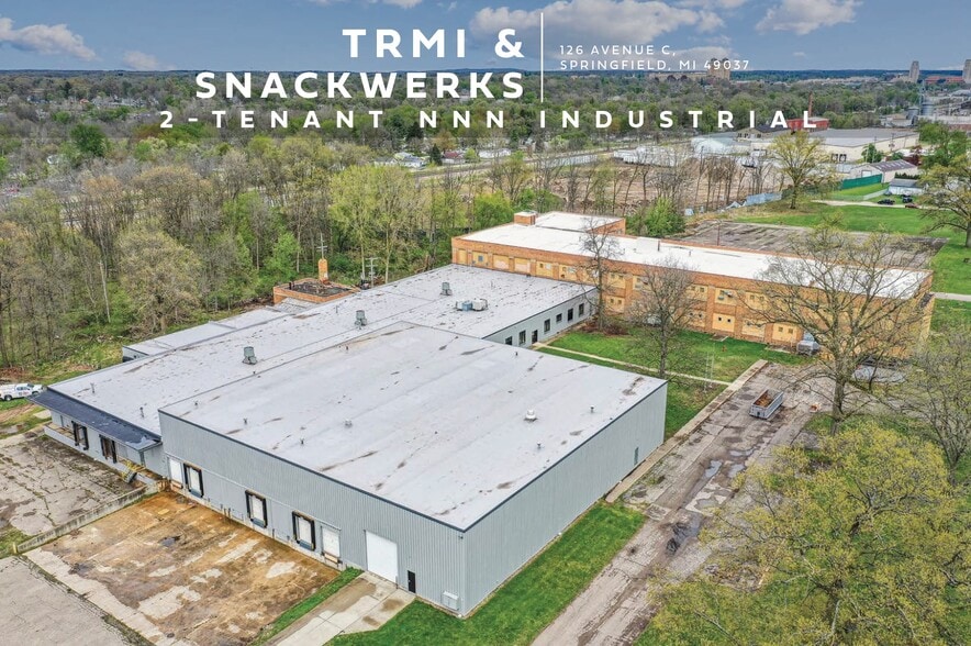 126 Avenue C, Springfield, MI for sale - Building Photo - Image 1 of 93