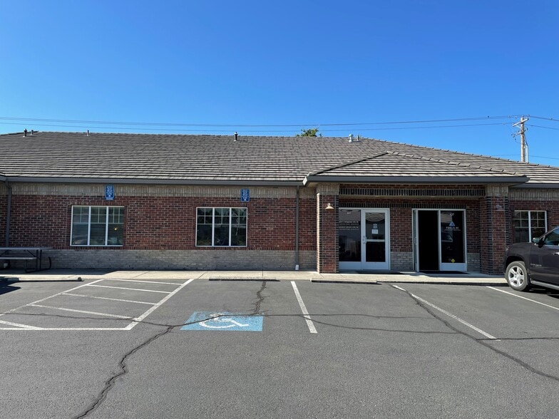 3551 E Barnett Rd, Medford, OR for lease - Building Photo - Image 1 of 1