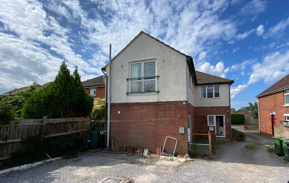 54 Hamble Ln, Southampton for sale - Building Photo - Image 2 of 6