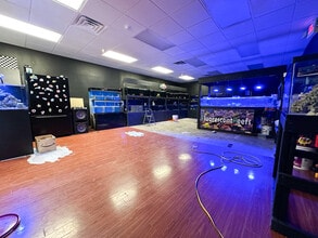 615 W Jefferson St, Springfield, IL for lease Interior Photo- Image 2 of 3