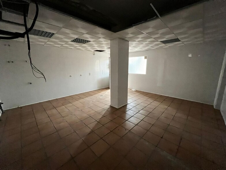 Retail in Córdoba for lease - Building Photo - Image 2 of 6