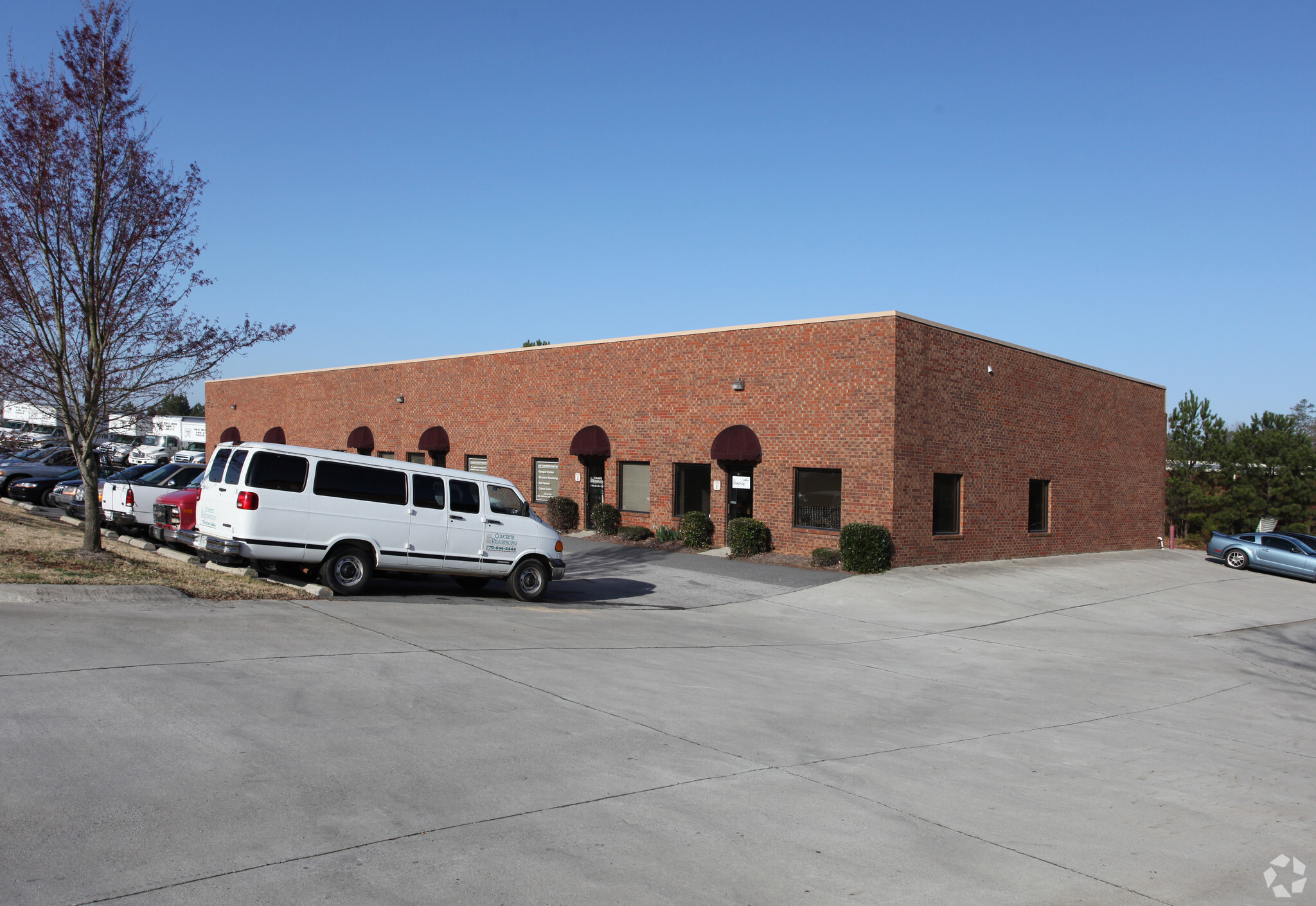 1049 Industrial Ct, Suwanee, GA for lease Primary Photo- Image 1 of 5