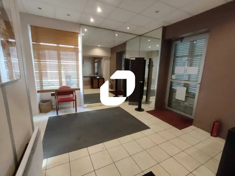 Location Bureaux 94 m² - Photo 1