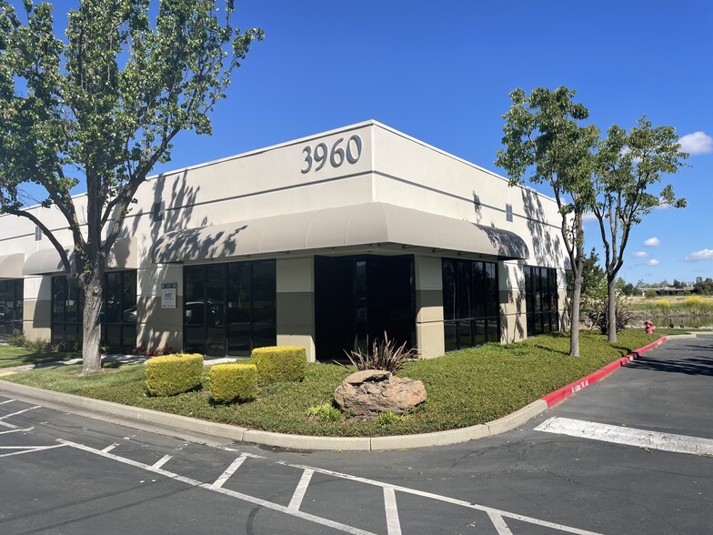 3960 Industrial Blvd, West Sacramento, CA for lease - Building Photo - Image 3 of 4