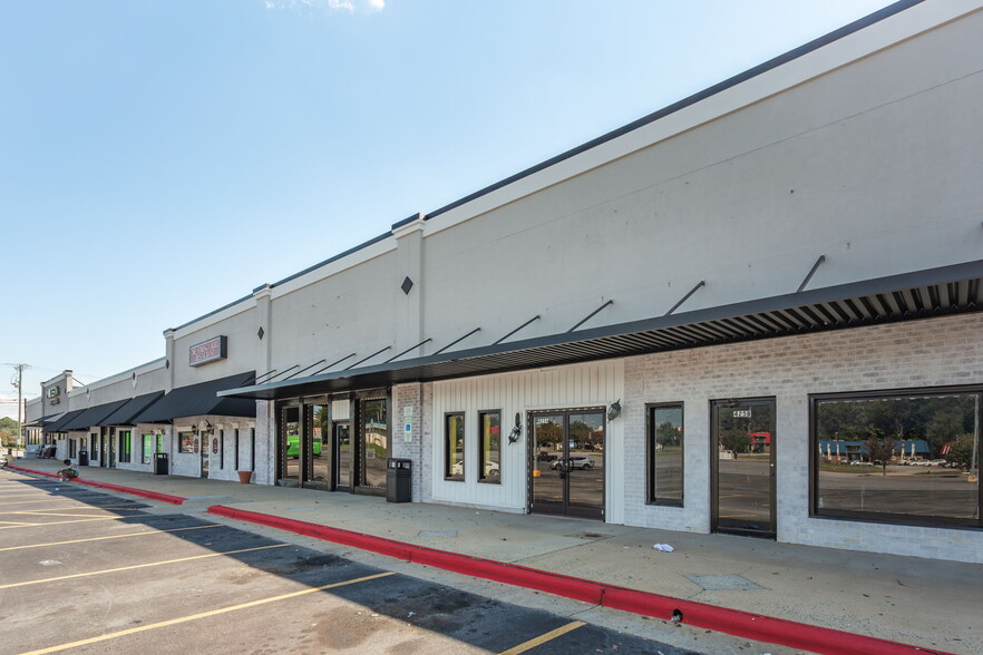 531 W Meadowview Rd, Greensboro, NC for lease - Building Photo - Image 3 of 7