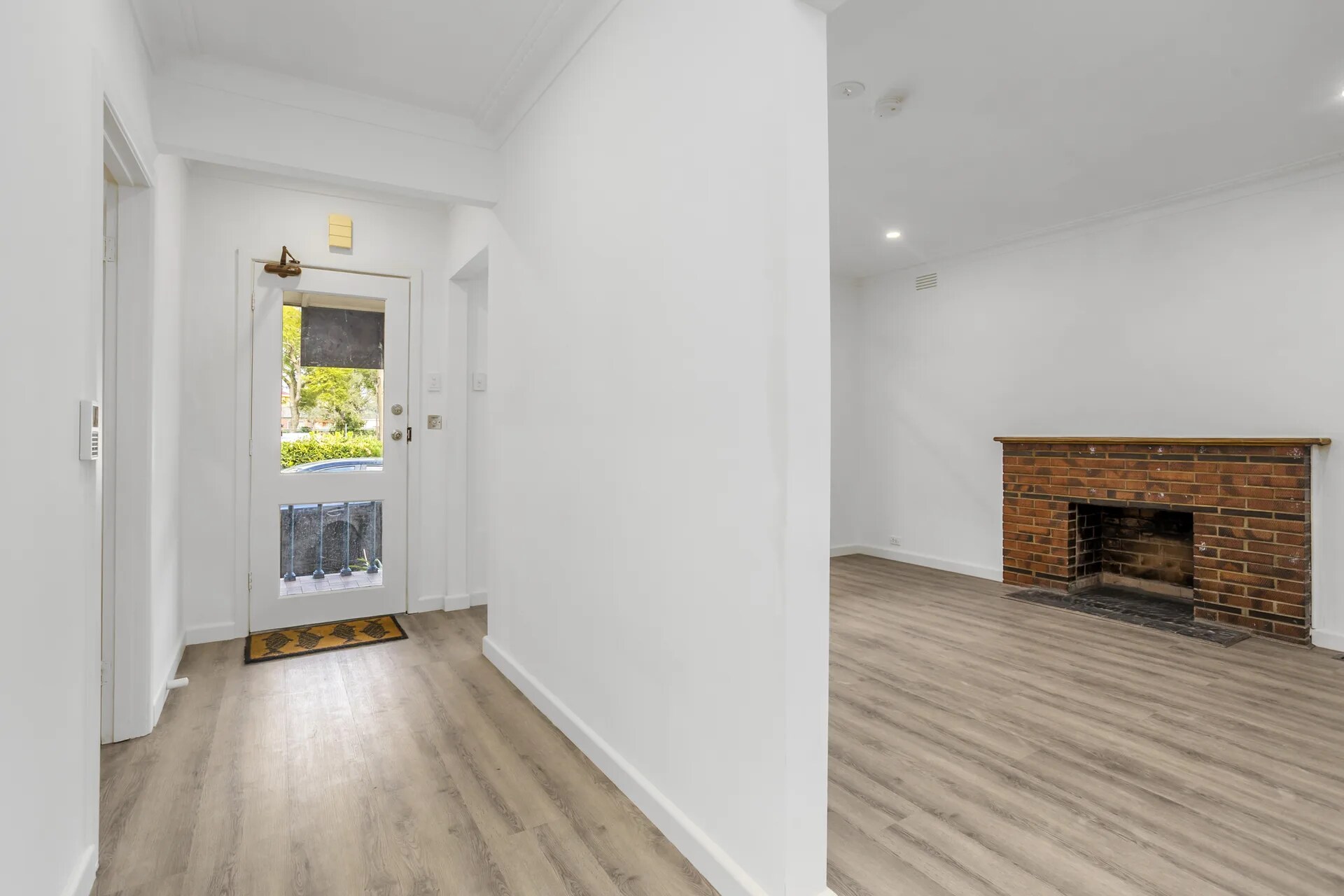 57 Devonshire Rd, Sunshine for lease Interior Photo- Image 1 of 9