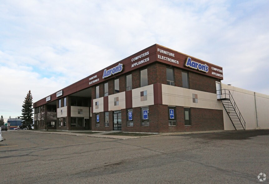 7429 50 Ave, Red Deer, AB T4P 1M5 Aaron's