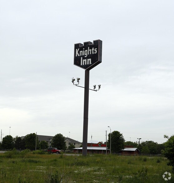 1520 S Holland Sylvania Rd, Maumee, OH for sale - Building Photo - Image 1 of 1