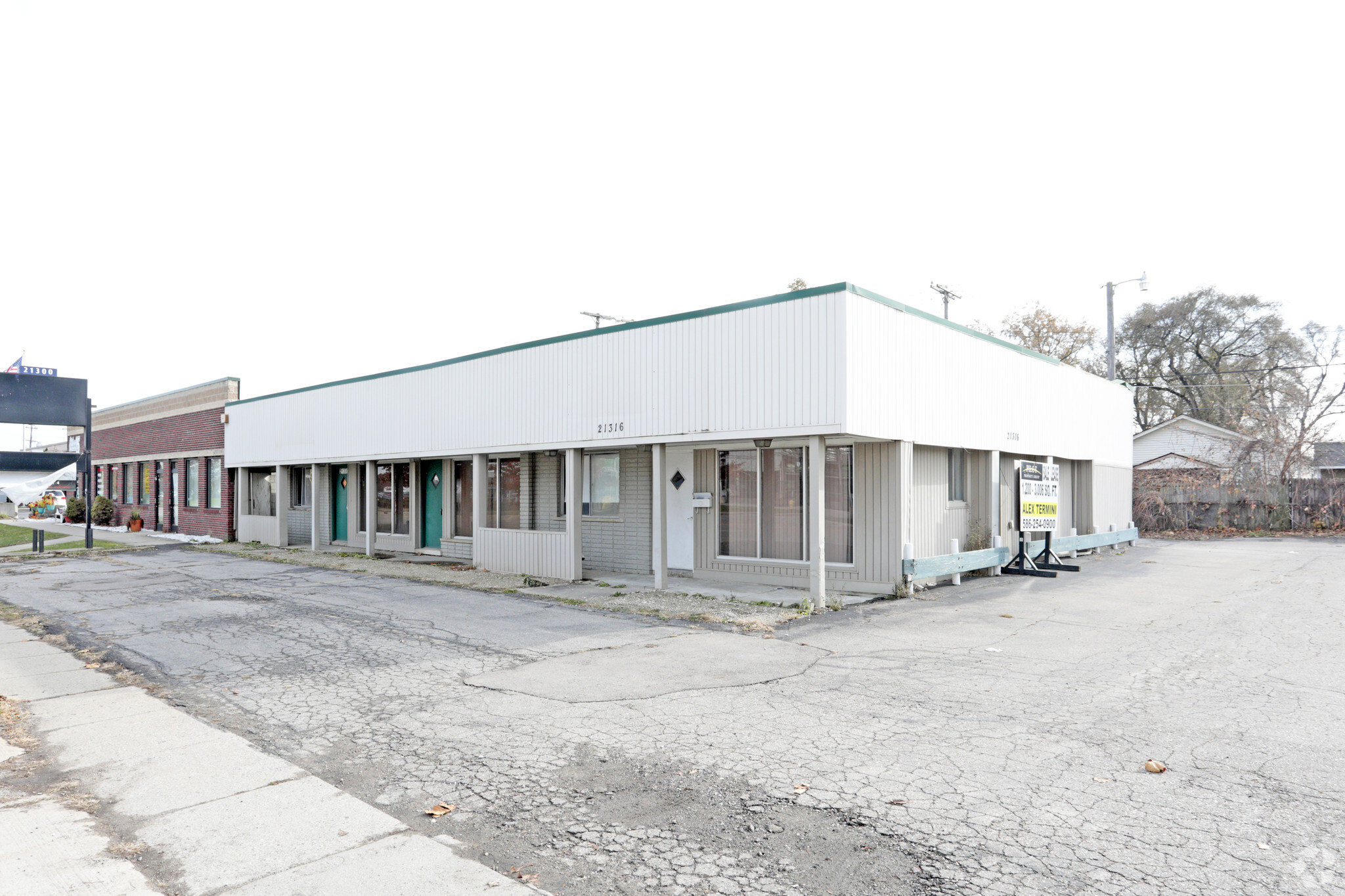 21300-21316 15 Mile Rd, Clinton Township, MI for sale Primary Photo- Image 1 of 1