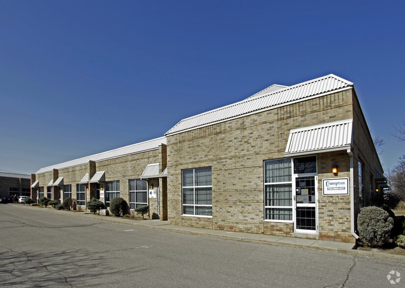 7528-7550 Bath Rd, Mississauga, ON for lease - Primary Photo - Image 1 of 2