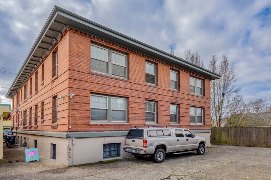 4025 SE Hawthorne Blvd, Portland, OR for sale - Building Photo - Image 3 of 13