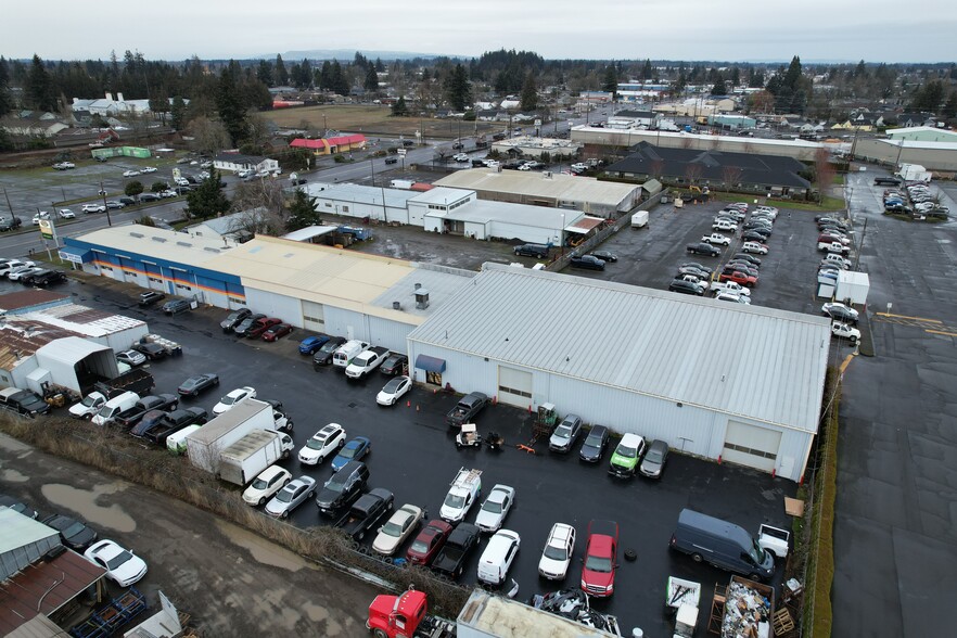 220 S Pacific Hwy, Woodburn, OR 97071