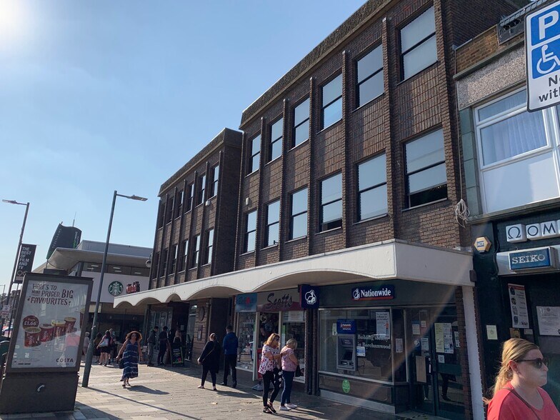 7581 Shenley Rd, Borehamwood, WD6 1AG