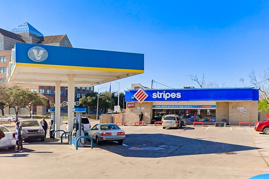 701 N Staples St, Corpus Christi, TX for sale - Building Photo - Image 1 of 1