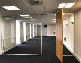 12-15 Packhorse Rd, Gerrards Cross for lease Interior Photo- Image 2 of 4