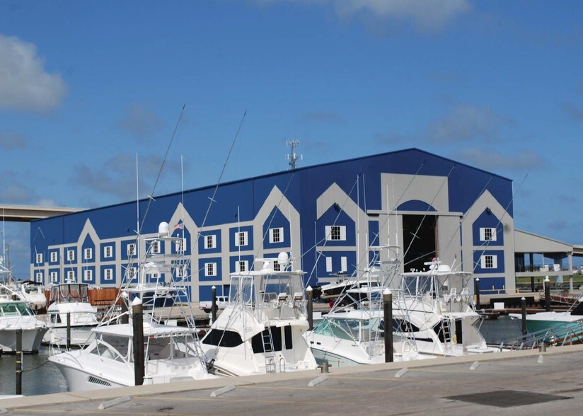 827 Gulf Rd, Freeport, TX for sale - Primary Photo - Image 1 of 1