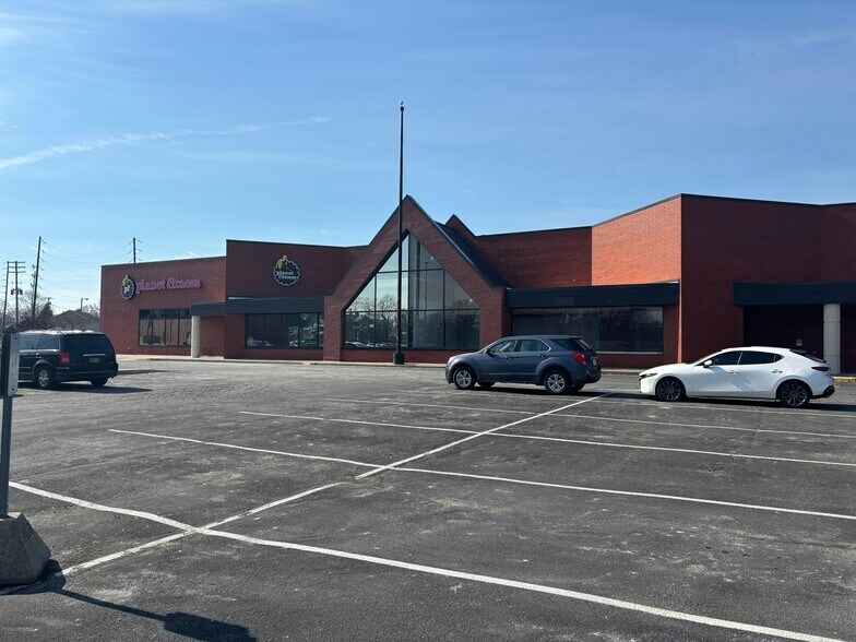 210 S Jefferson St, Huntington, IN for lease - Building Photo - Image 1 of 15